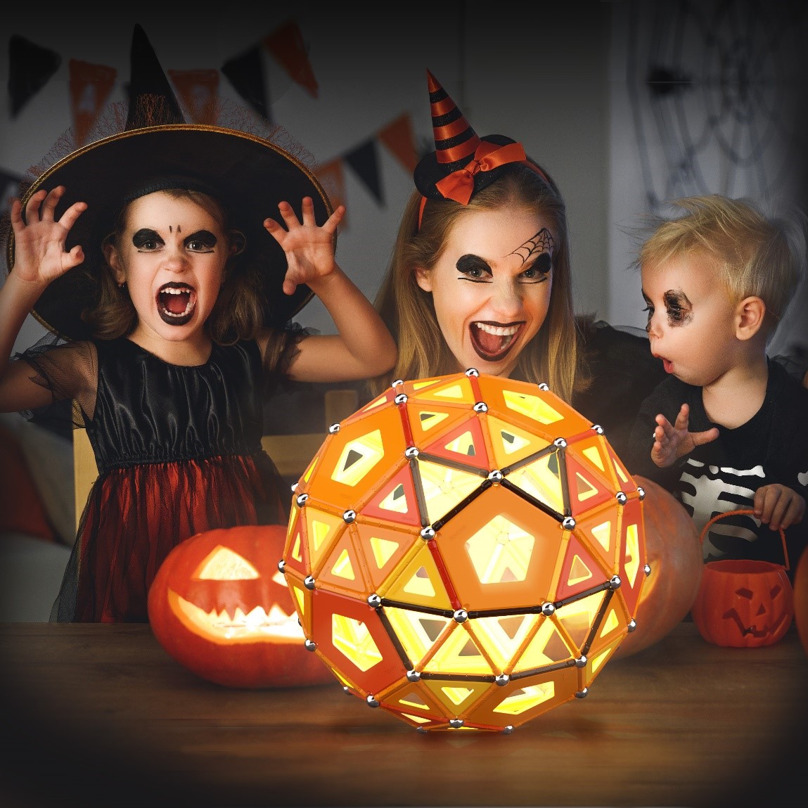 Geomag Glow - Sblocca lo spettrale STEM Fun questo Halloween