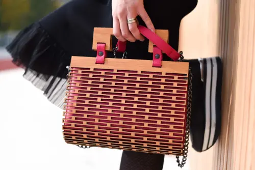 Borsa da mamma: come passare dal fasciatoio a un accessorio che dura negli anni